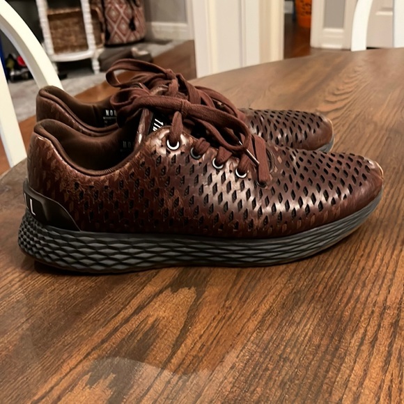 nobull leather runner